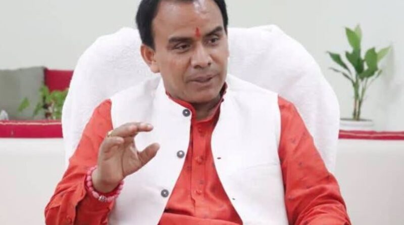 डॉ. धन सिंह रावत ने कहा, स्वास्थ्य विभाग में 300 अतिरिक्त डॉक्टरों की भर्ती की जाएगी।