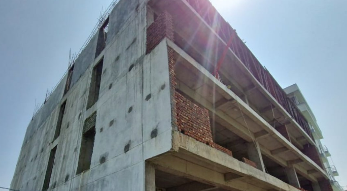 अवैध निर्माण पर एमडीडीए की बड़ी कार्रवाई, ऋषिकेश में बहुमंजिला भवन सील