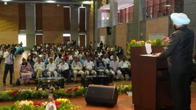 देहरादून में हुआ ‘हिमालय कॉलिंग 2025’ का उद्घाटन, राज्यपाल का संदेश – “हिमालय की रक्षा करना ही मानवता की रक्षा है।”