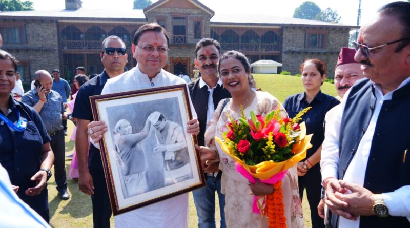 देहरादून में मुख्यमंत्री आवास पर लोगों ने सीएम धामी से मिलकर दीपावली की शुभकामनाएं दीं।