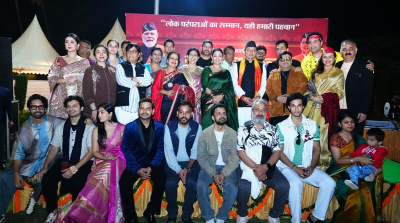 लोकपर्व इगास के मौके पर कलाकारों ने सीएम धामी से मुलाकात की।