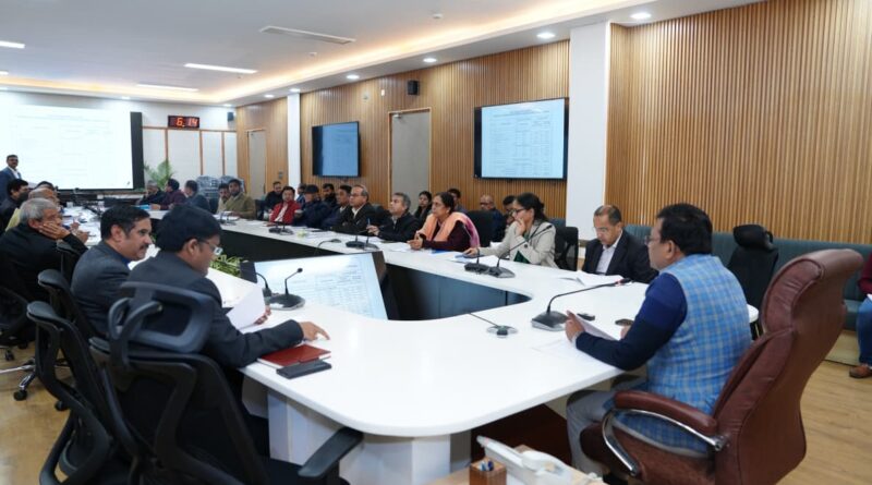 आनन्द बर्द्धन की अध्यक्षता में हुई व्यय वित्त समिति बैठक में विभिन्न प्रस्तावों को संस्तुति मिली।