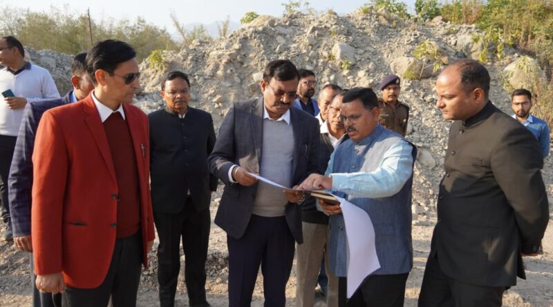 उत्तराखण्ड के मुख्य सचिव आनन्द बर्द्धन ने टनकपुर से श्यामलाताल तक विभिन्न स्थलों पर जाकर कार्य प्रगति की समीक्षा की।