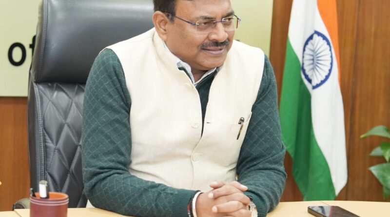 मुख्य सचिव ने धीमी गति के प्रोजेक्ट्स पर जताई नाराजगी, तेजी लाने के दिए निर्देश