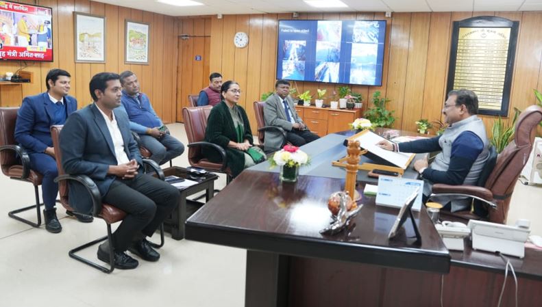 रेल परियोजनाओं को लेकर मुख्य सचिव कार्यालय में बैठक आयोजित।