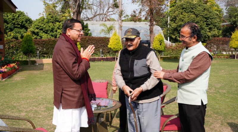 मानवता और संवेदना की मिसाल: सेवानिवृत्त ब्रिगेडियर ने मुख्यमंत्री राहत कोष में दिया 10 लाख का योगदान