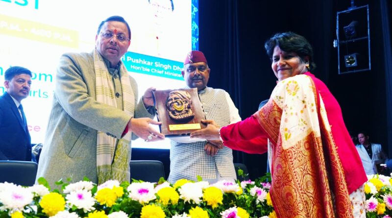 देहरादून में आयोजित ‘शी फॉर स्टेम उत्तराखण्ड’ विषय पर आयोजित कार्यशाला में पहुंचे सीएम धामी
