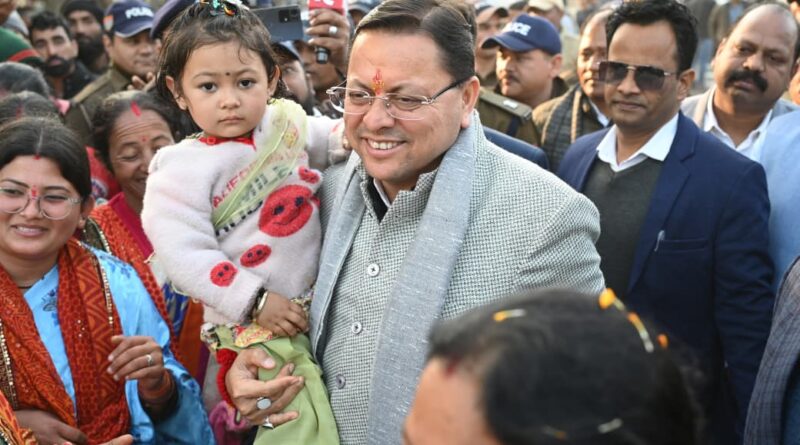 बिरिया मझोला खटीमा में स्व. मनीष चंद स्मृति द्वितीय ग्रामीण क्रिकेट टूर्नामेंट के समापन व पुरस्कार वितरण में मुख्यमंत्री धामी शामिल हुए।