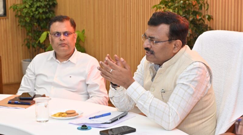 मुख्य सचिव आनंद बर्द्धन ने की कुंभ मेला-2027 की तैयारियों की समीक्षा