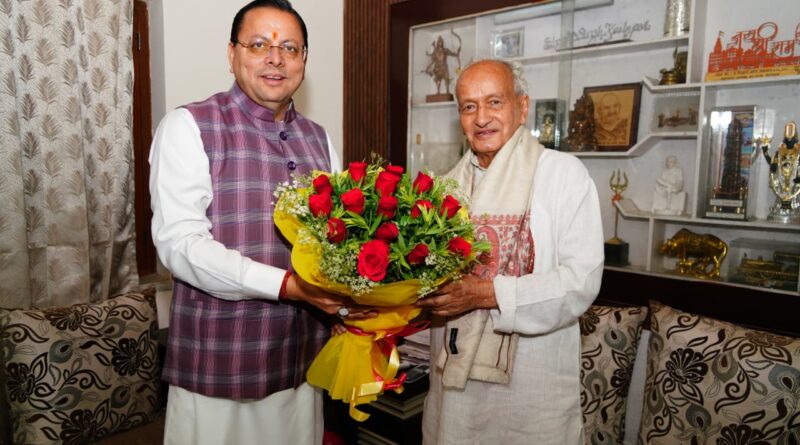 पद्म भूषण सम्मानित भगत सिंह कोश्यारी से मिले मुख्यमंत्री धामी।