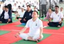 मुख्यमंत्री पुष्कर सिंह धामी ने बनबसा में किया सामूहिक योगाभ्यास, योग को दैनिक जीवन का हिस्सा बनाने का किया आह्वान