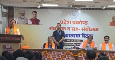 कार्यकर्ताओं की क्षमता, अनुभव और समर्पण से भाजपा अजेय बनी है : सीएम धामी