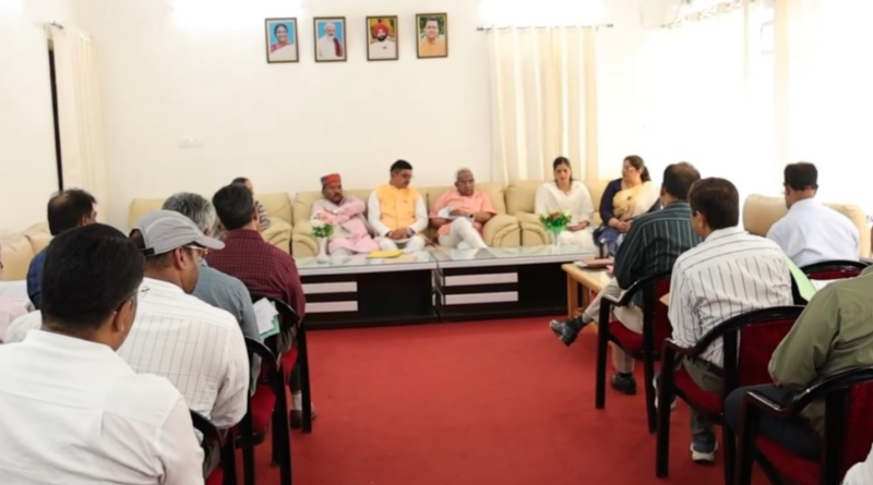 मानसून से पूर्व सभी तैयारियां पूर्ण रखें, संवेदनशील क्षेत्रों पर विशेष निगरानी रखें- प्रभारी मंत्री मदन कौशिक