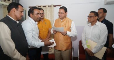 मुख्यमंत्री पुष्कर सिंह धामी से विभिन्न कर्मचारी संगठनों के प्रतिनिधिमंडलों ने की भेंट,