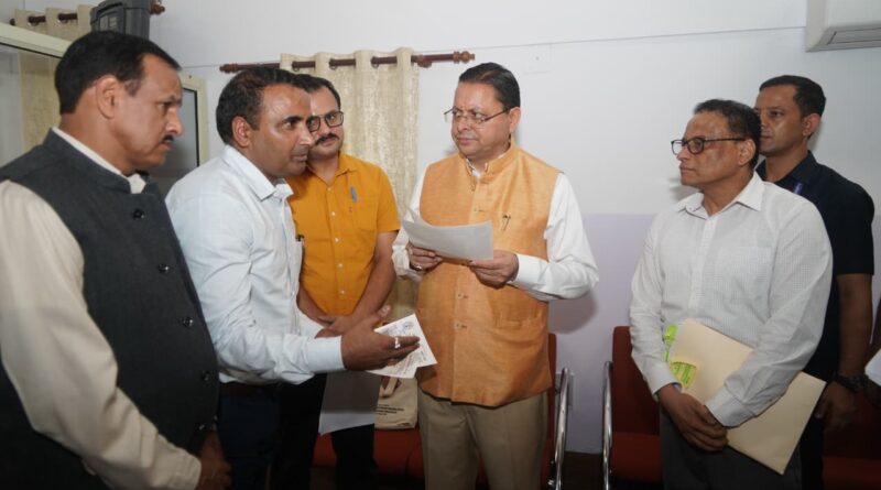 मुख्यमंत्री पुष्कर सिंह धामी से विभिन्न कर्मचारी संगठनों के प्रतिनिधिमंडलों ने की भेंट,