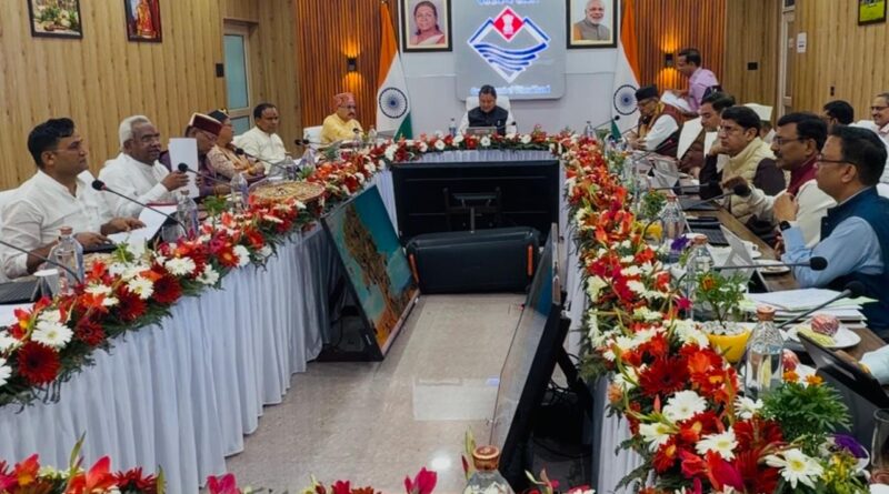भारत-नेपाल अंतरराष्ट्रीय सीमा से सटे बनबसा में धामी कैबिनेट की बैठक, शासन को सीमांत क्षेत्रों तक ले जाने की नई पहल