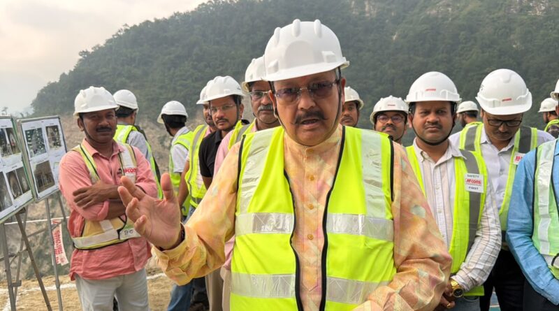 महाराज ने किया निर्माणाधीन जमरानी बांध का निरीक्षण, तय समय-सीमा के अनुसार काम पूरा करने के निर्देश