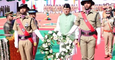 मुख्यमंत्री ने पुलिस स्मृति दिवस पर शहीद जवानों को दी श्रद्धांजलि, परिजनों को किया सम्मानित