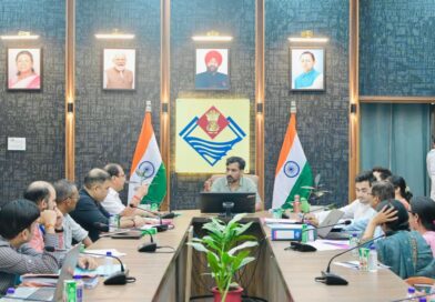 स्वास्थ्य सेवाओं में लापरवाही पर जिलाधिकारी सख्त  :  एएनएम निलंबित, मातृ एवं शिशु मृत्यु दर घटाने के लिए टास्क फोर्स के निर्देश